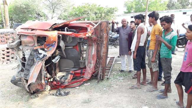 जौनपुर में ट्रक एवं डीजे वाहन में देर रात हुई जोरदार भिड़ंत में चार की मौत