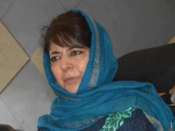 महबूबा का देश विरोधी बयान, PM की टिप्पणी पर बोलीं- पाकिस्तान ने ईद के लिए नहीं रखे हैं परमाणु बम