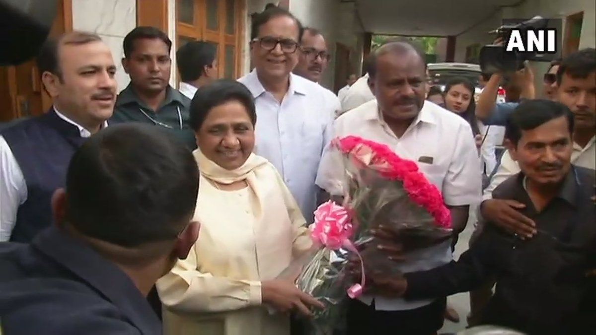 दिल्ली : कुमार स्वामी पहुचे मायावती के आवास माया से मिलने के बाद रहुल से मिलेगे