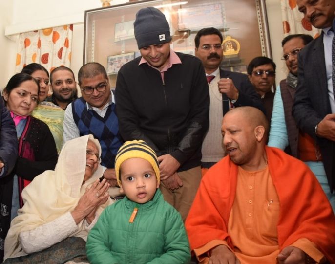 सीएम योगी ने गोरखपुर से की जागरूकता अभियान की शुरुआत, कहा- किसी की नागरिकता नहीं छिनेगी