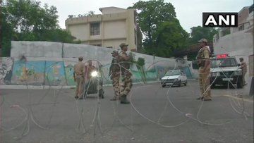 जम्मू और कश्मीर: आज सुबह  से धारा 144 लागू करने के मद्देनजर जम्मू में सुरक्षा कड़ी कर दी गई।