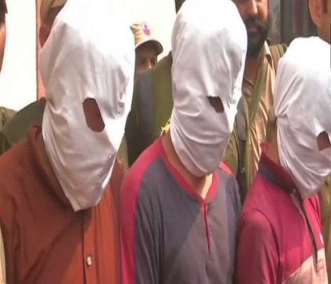 बड़ी कामयाबी, जैश के 4 आइईडी एक्सपर्ट दबोचे, पुलवामा में बड़े धमाके की तैयारी में थे बड़ी कामयाबी, जैश के 4 आइईडी एक्सपर्ट दबोचे, पुलवामा में बड़े धमाके की तैयारी में थे