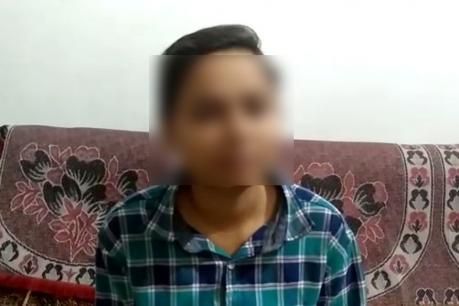 शोहदे से खौफजदा दो बहनों ने पीएम मोदी, सीएम योगी को लिखा खून से पत्र शोहदे से खौफजदा दो बहनों ने पीएम मोदी, सीएम योगी को लिखा खून से पत्र