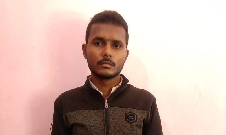 वाराणसी : 25000 हजार का इनामी बदमाश गिरफ्तार वाराणसी : 25000 हजार का इनामी बदमाश गिरफ्तार