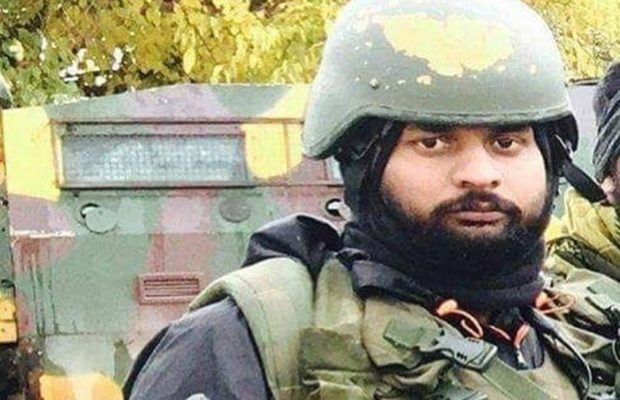 लश्कर चीफ के भतीजे समेत 3 आतंकियों को किया था ढेर, इस शहीद जांबाज को मिलेगा अशोक चक्र लश्कर चीफ के भतीजे समेत 3 आतंकियों को किया था ढेर, इस शहीद जांबाज को मिलेगा अशोक चक्र