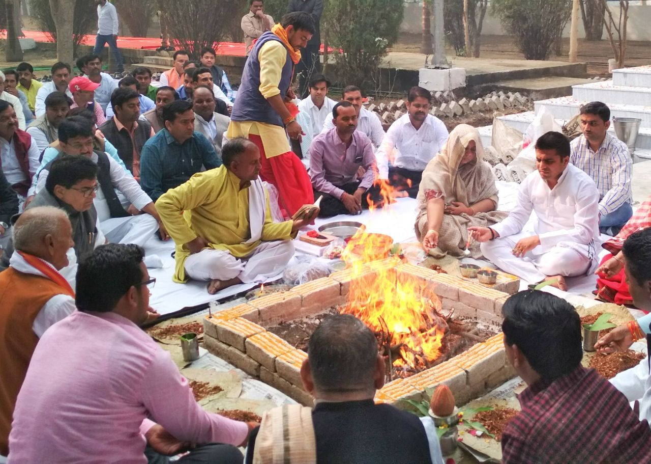 सैफई महोत्सव के संस्थापक रणवीर सिंह यादव की मनाई गई पुण्यतिथि सैफई महोत्सव के संस्थापक रणवीर सिंह यादव की मनाई गई पुण्यतिथि