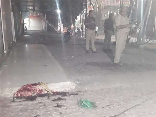 पटरी पर सोने को लेकर विवाद में पटिया से हमला कर उतारा मौत के घाट