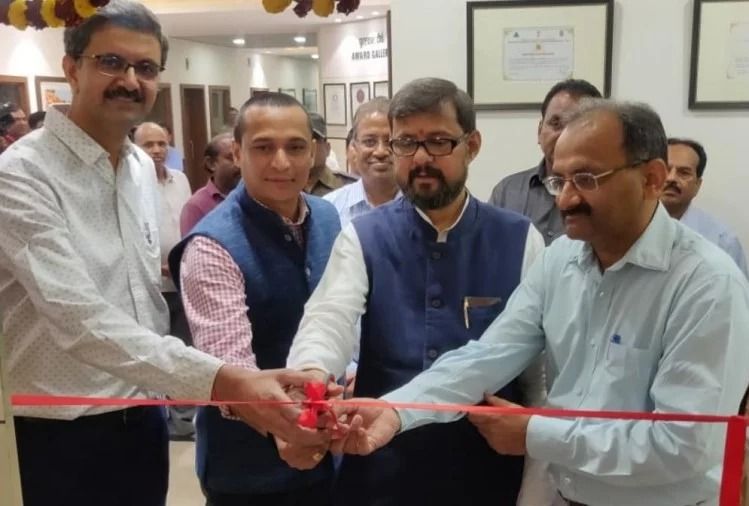 परिवहन विभाग के ट्विटर हैंडल की शुरूआत, अब बस यात्रा के दौरान शिकायत कर सकेंगे यात्री परिवहन विभाग के ट्विटर हैंडल की शुरूआत, अब बस यात्रा के दौरान शिकायत कर सकेंगे यात्री