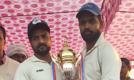 बलिराज पटेल क्रिकेट प्रतियोगिता में मुम्बई को हराकर मऊ ने फाइनल जीता
