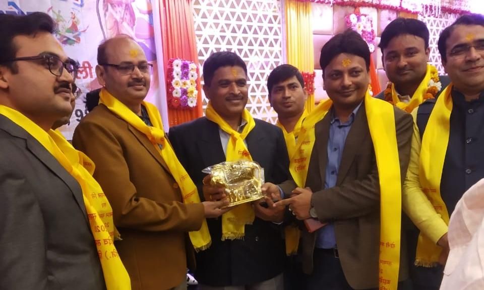 ब्रह्मदेव समाज द्वारा आयोजित हुआ होली मंगल मिलन व सम्मान समारोह:-   (प्रेम शंकर मिश्र)
