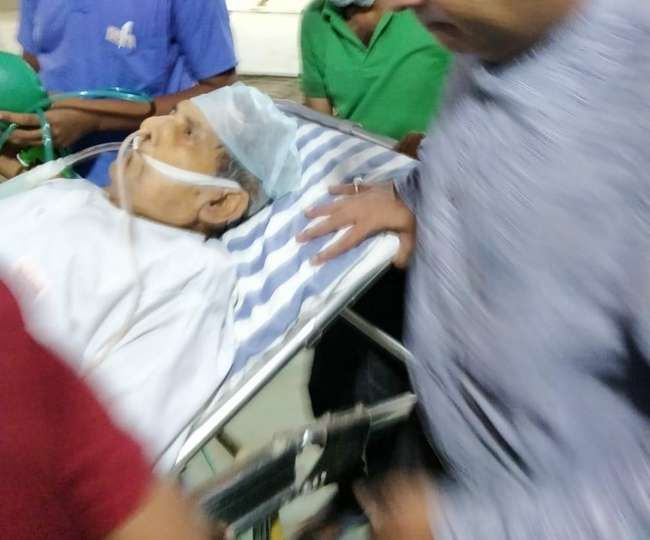 महाकवि नीरज एम्स में भर्ती, 24 घंटे बाद होश में आया तो ... महाकवि नीरज एम्स में भर्ती, 24 घंटे बाद होश में आया तो ...
