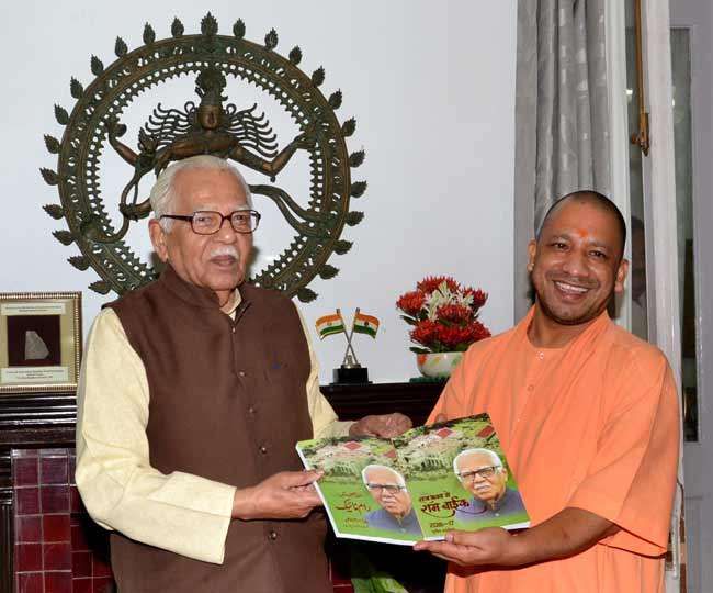 असंतुष्ट हूं योगी सरकार की कानून-व्यवस्था से असंतुष्ट हूं योगी सरकार की कानून-व्यवस्था से