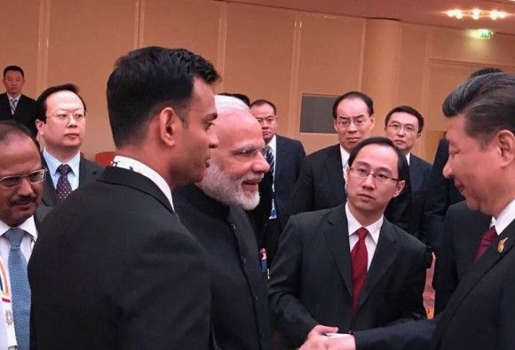 पीएम मोदी ने शी जिनपिंग से मुलाकात में डोकलाम का उठाया मुद्दा : सूत्र पीएम मोदी ने शी जिनपिंग से मुलाकात में डोकलाम का उठाया मुद्दा : सूत्र