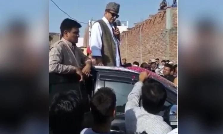 आजम खान का एक और विवादित वीडियो वायरल, कलेक्टर से मत डरियो, ये सब तंखाइये हैं आजम खान का एक और विवादित वीडियो वायरल, कलेक्टर से मत डरियो, ये सब तंखाइये हैं