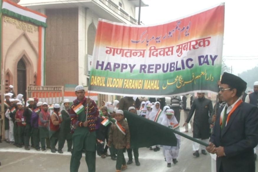 मदरसे में तिरंगा फहराकर धर्मगुरु ने दिया सौहार्द का संदेश