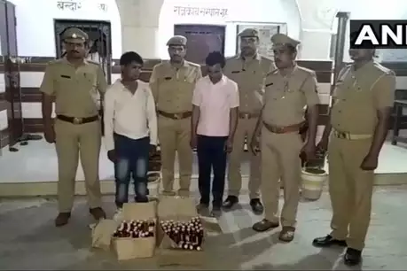 प्रगतिशील समाजवादी पार्टी कार्यालय पर छापा, मौके से बड़ी मात्रा में शराब बरामद