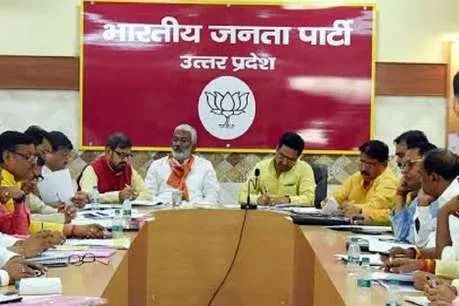 उत्तर प्रदेश में बीजेपी युवाओं पर खेलने जा रही बड़ा दांव उत्तर प्रदेश में बीजेपी युवाओं पर खेलने जा रही बड़ा दांव