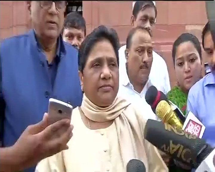 सपा, बीएसपी और कांग्रेस के दम पर मायावती ने दिया राज्यसभा से इस्तीफा? फूलपुर से लोकसभा चुनाव लड़ सकती हैं बसपा सुप्रीमो सपा, बीएसपी और कांग्रेस के दम पर मायावती ने दिया राज्यसभा से इस्तीफा? फूलपुर से लोकसभा चुनाव लड़ सकती हैं बसपा सुप्रीमो