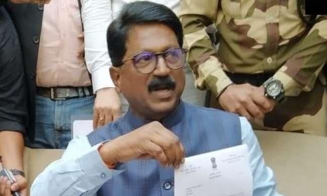 दिल्ली से मुंबई तक बढ़ी हलचल, अरविंद सावंत ने दिया इस्तीफा दिल्ली से मुंबई तक बढ़ी हलचल, अरविंद सावंत ने दिया इस्तीफा