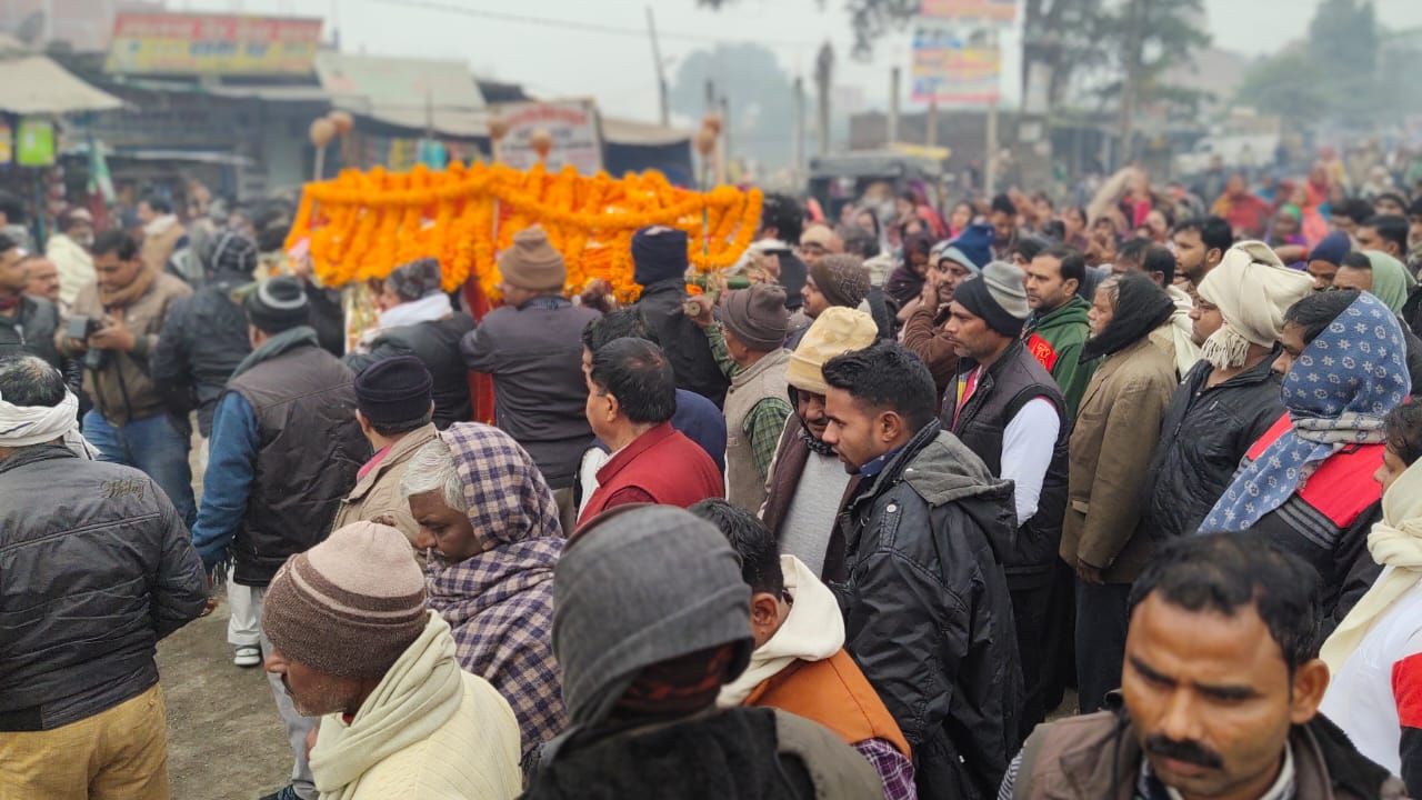 पूर्व मंत्री ललई यादव की बडी माता पंचतत्व में विलीन, नम आंखों से लोगों ने दी श्रद्धांजलि