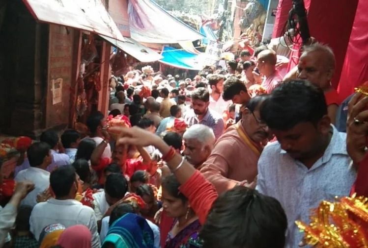 अष्टमी पर माँ विंध्यवासिनी मंदिर में उमड़ा आस्था का सैलाब