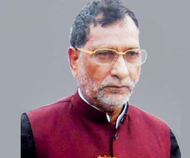 भाजपा दहशत में, मुख्यमंत्री सारे काम छोड गोरखपुर में डेरा डाले हैंः राम गोविंद चौधरी