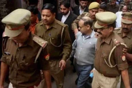 PF घोटाला: आरोपी पीके गुप्ता का बेटा हिरासत में, पूछताछ में उगले कई राज PF घोटाला: आरोपी पीके गुप्ता का बेटा हिरासत में, पूछताछ में उगले कई राज