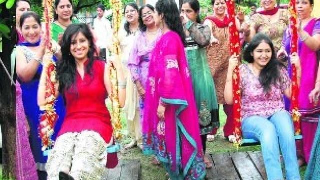 कजली तीज: सुंदर वर पाने के लिए आज कुंवारी युवतियां रखेंगी व्रत, जानें इसका महत्व और पूजन विधि कजली तीज: सुंदर वर पाने के लिए आज कुंवारी युवतियां रखेंगी व्रत, जानें इसका महत्व और पूजन विधि