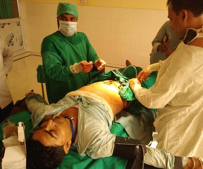 Bihar LIVE: बूथ पर चली गोली से मतदान कर्मी घायल, कई बूथों पर EVM खराब Bihar LIVE: बूथ पर चली गोली से मतदान कर्मी घायल, कई बूथों पर EVM खराब