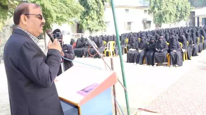 धर्म का उदय इंसान बनने के लिए हुआ है, लेकिन आज के इंसान धर्म के आधार पर बंट गए : जिलाधिकारी