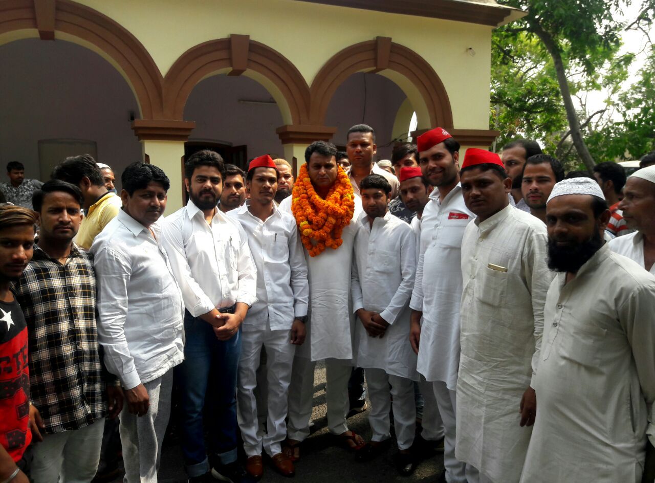 मुलायम सिंह यादव यूथ ब्रिगेड के अध्यक्ष मो ० एबाद का जानसठ में स्वागत मुलायम सिंह यादव यूथ ब्रिगेड के अध्यक्ष मो ० एबाद का जानसठ में स्वागत