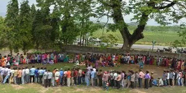 दूसरे दौर में हुआ 66 फीसदी मतदान, 2014 की तुलना में तीन फीसदी कम दूसरे दौर में हुआ 66 फीसदी मतदान, 2014 की तुलना में तीन फीसदी कम