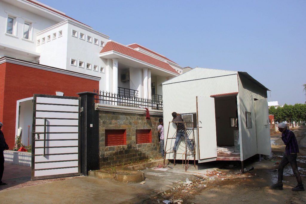 अंसल टाउनशिप होगा यादव परिवार का नया आशियाना सुलतानपुर रोड पर शहीद पथ के किनारे बसी आधुनिक टाउनशिप में रहेंगे मुलायम, अखिलेश और प्रतीक