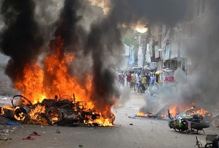 बुलंदशहर हिंसा: सीओ व चौकी इंचार्ज के बाद एसएसपी पर गिरी गाज, हटाए गए