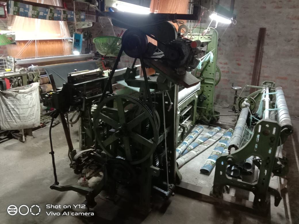 लोहता में लॉक डाउन की मार , बुनकर परेसान लोहता में लॉक डाउन की मार , बुनकर परेसान