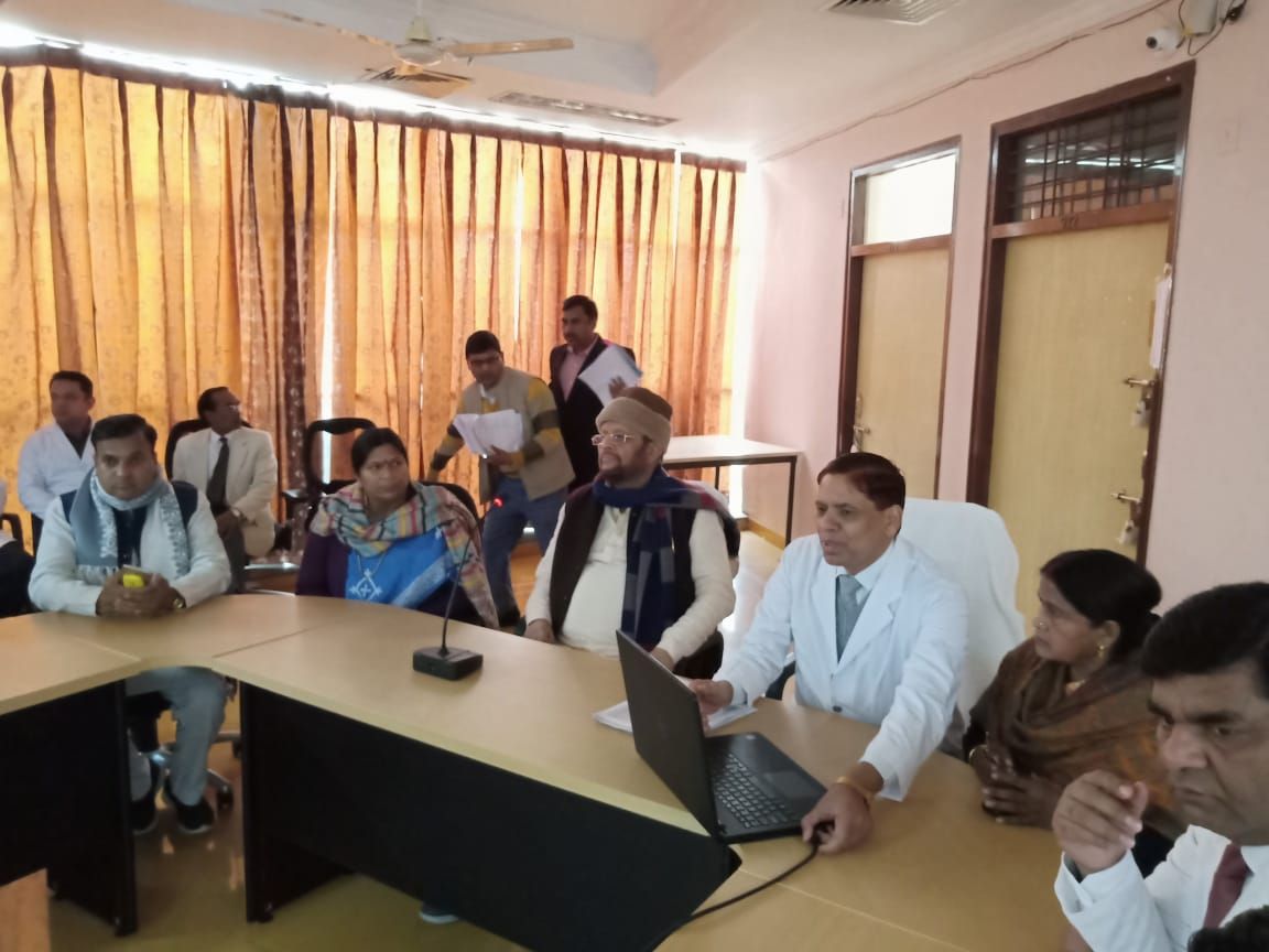 सैफई में चिकित्सा एवं स्वास्थ्य मंत्री ने किया ट्रामा सेंटर का निरीक्षण