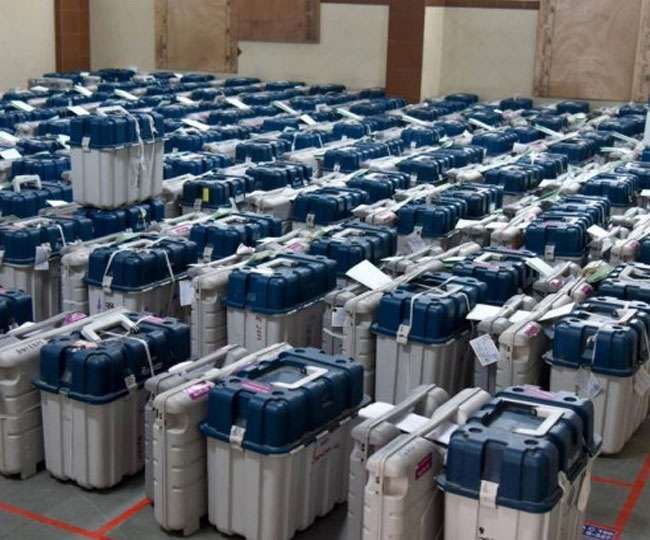 सपा की शिकायत निराधार, सम्भल में स्ट्रांग रूम में रखी ईवीएम से नहीं हुई कोई छेड़छाड़ सपा की शिकायत निराधार, सम्भल में स्ट्रांग रूम में रखी ईवीएम से नहीं हुई कोई छेड़छाड़
