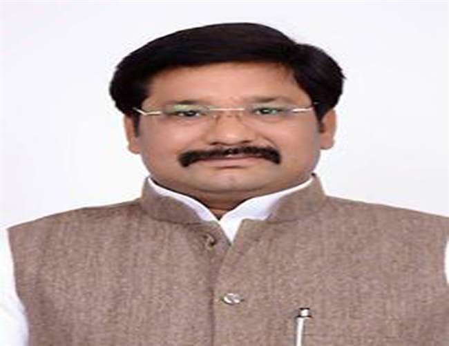 आगरा-लखनऊ एक्सप्रेस वे पर हादसे में शिवपाल सिंह यादव के बेहद करीबी सपा नेता पिंटू राणा की मौत