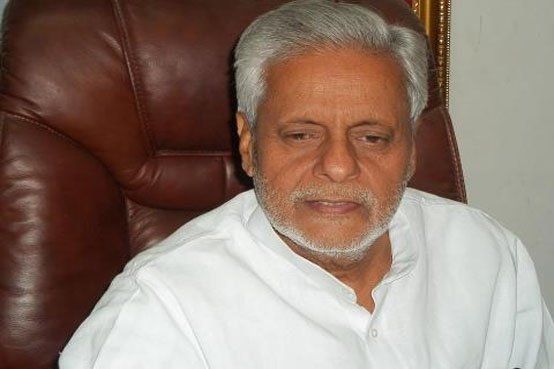 लखनऊ: सपा प्रवक्ता राजेन्द्र चौधरी का बयान; बच्चों के जीवन कर साथ खेल रही योगी सरकार। मंत्री जिम्मेदारी से बच रहे है स्वास्थ व्यवस्था चौपट हो गई है सभी बच्चो की मौत आक्सीजन की कमी से हुई है , गोरखपु लखनऊ: सपा प्रवक्ता राजेन्द्र चौधरी का बयान; बच्चों के जीवन कर साथ खेल रही योगी सरकार। मंत्री जिम्मेदारी से बच रहे है स्वास्थ व्यवस्था चौपट हो गई है सभी बच्चो की मौत आक्सीजन की कमी से हुई है , गोरखपु