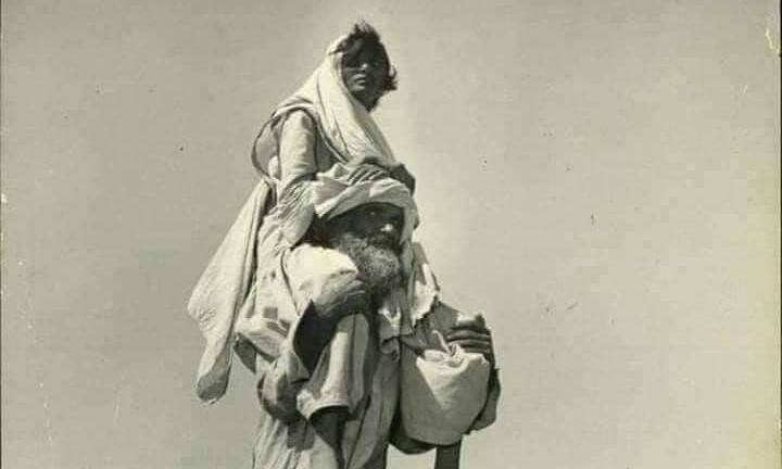 दोनों भाग रहे हैं, मृत्यु से जीवन की ओर... अंधकार से प्रकाश की ओर.. दोनों भाग रहे हैं, मृत्यु से जीवन की ओर... अंधकार से प्रकाश की ओर..