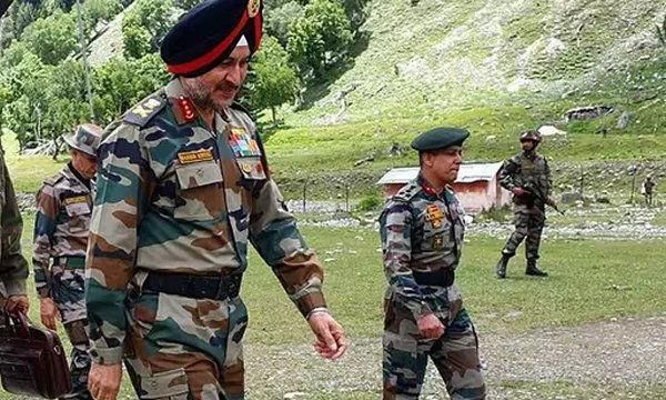 भारतीय सेना ने चेताया - PoK के शिविरों में 500 आतंकी कश्मीर में घुसपैठ की फिराक में बैठे हैं
