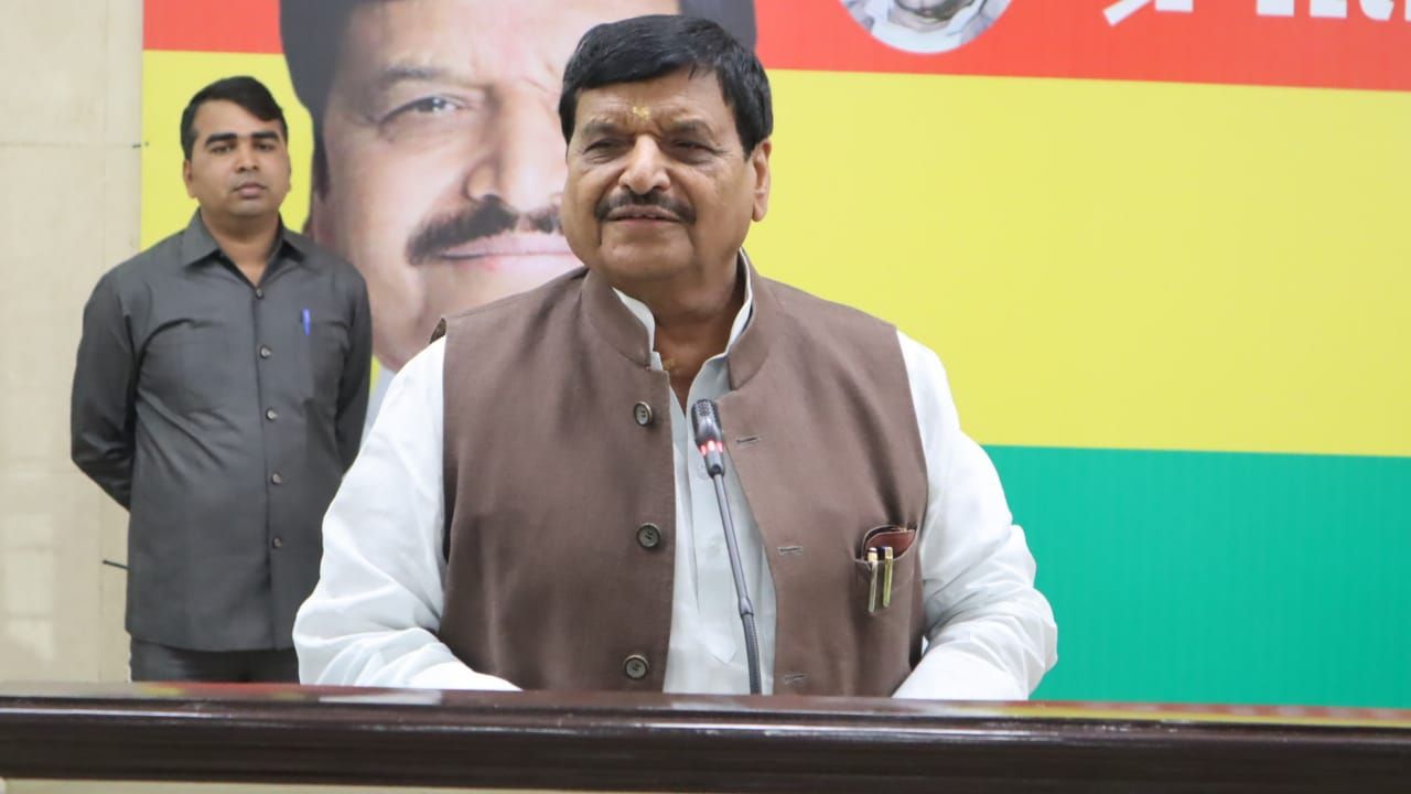 शिवपाल यादव ने कहा कि वह फिरोजाबाद से चुनाव जीत रहे हैं। उनके बिना केंद्र में किसी की सरकार नहीं बनेगी शिवपाल यादव ने कहा कि वह फिरोजाबाद से चुनाव जीत रहे हैं। उनके बिना केंद्र में किसी की सरकार नहीं बनेगी
