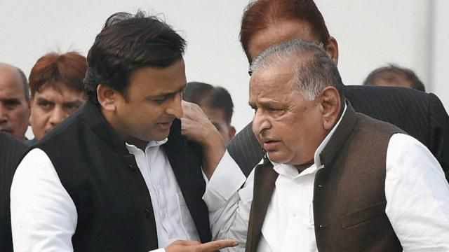 इसलिए मुलायम ने अखिलेश के 4 करीबी को लोहिया ट्रस्ट से हटाया इसलिए मुलायम ने अखिलेश के 4 करीबी को लोहिया ट्रस्ट से हटाया