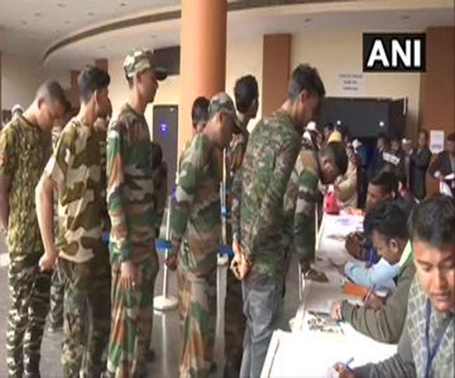 असम में 177 हथियारों के साथ 644 आतंकवादियों ने किया आत्मसमर्पण