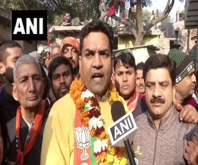 FIR होने के बाद मीडिया के सामने आए कपिल मिश्रा, बोले- सत्य बोला है FIR होने के बाद मीडिया के सामने आए कपिल मिश्रा, बोले- सत्य बोला है