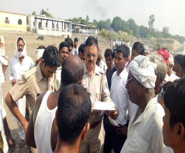 गोरखपुर में दाह संस्‍कार में गए दो युवक नदी में डूबे