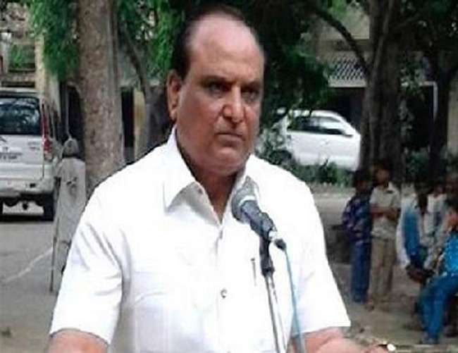 दुष्कर्म के आरोपी नेता नीरज मिश्रा को समाजवादी पार्टी ने बाहर का रास्ता दिखाया