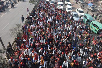 स्वामी विवेकानंद के जन्मदिन पर सपा की साइकिल रैली निकाल हर मुद्दे पर योगी सरकार फेल का संदेश दिया