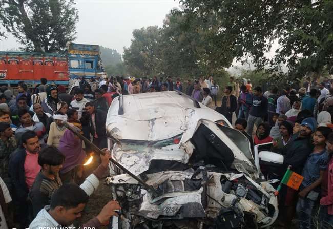 चुनाव प्रचार में गए सोनभद्र के नगवां ब्‍लाक प्रमुख समेत चार लोगों की सड़क हादसे में मौत