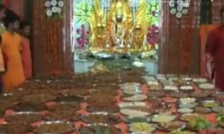 गुजरात के रणछोड़राय मंदिर में अन्नकूट कार्यक्रम के दौरान हुई भगदड़..